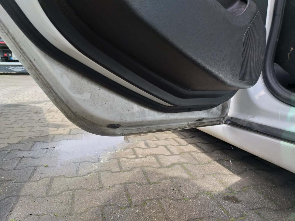 Opel Insignia A original Tür hinten links Z40R Schnee Weiss Kombi Rohbau Bj.2011
